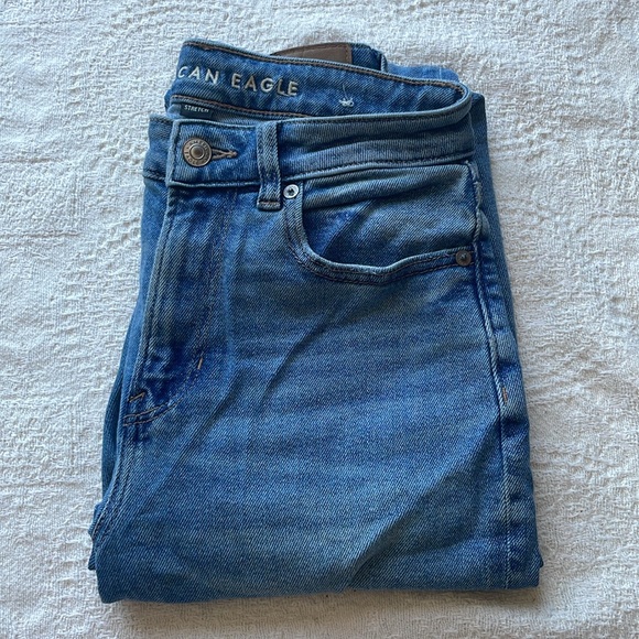 American eagle, size 2, stretch mom jeans - Picture 5 of 5